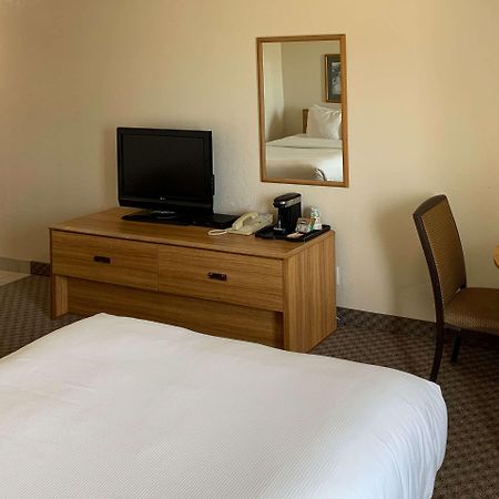 Rodeway Inn Windsor Mill Екстериор снимка