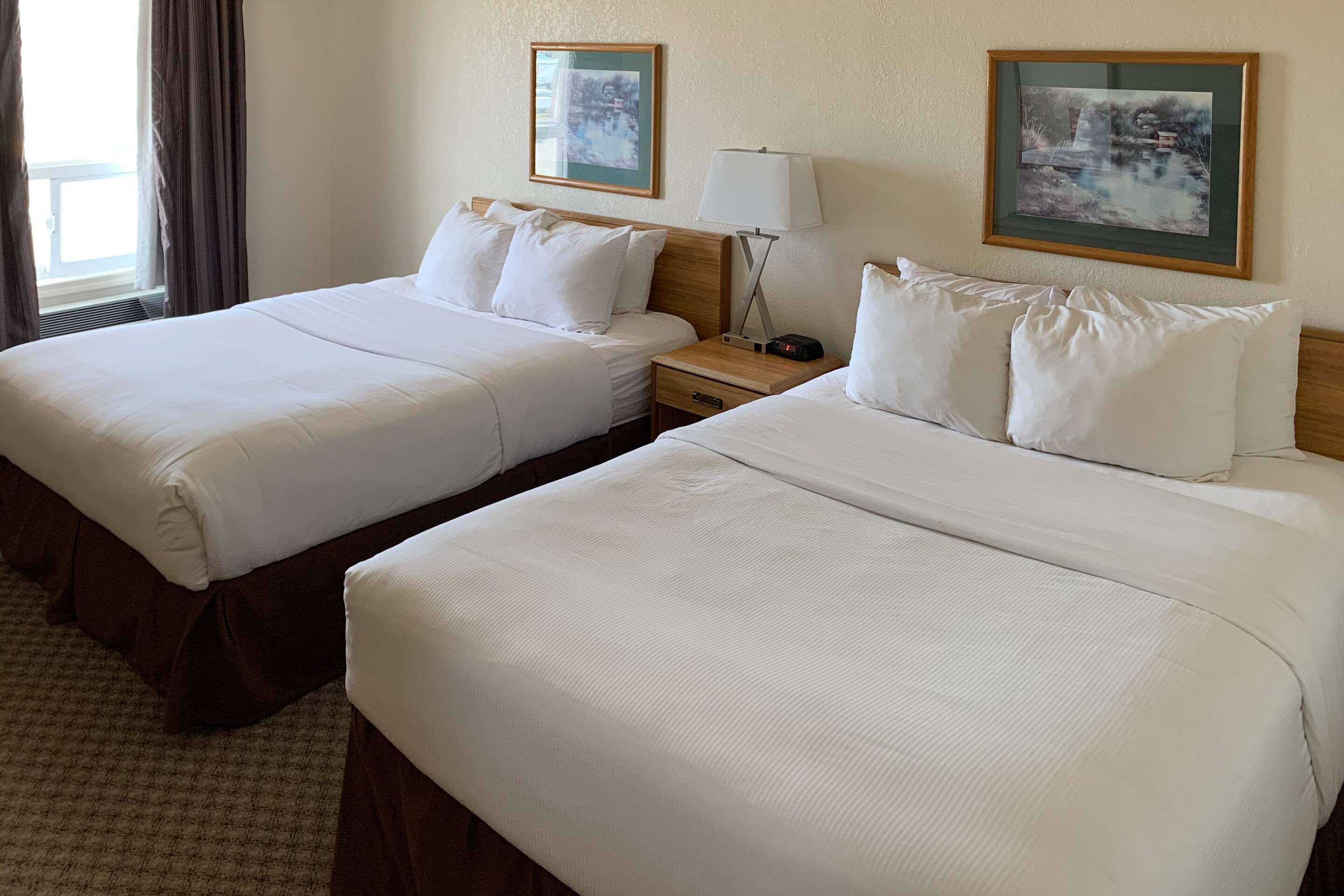 Rodeway Inn Windsor Mill Екстериор снимка