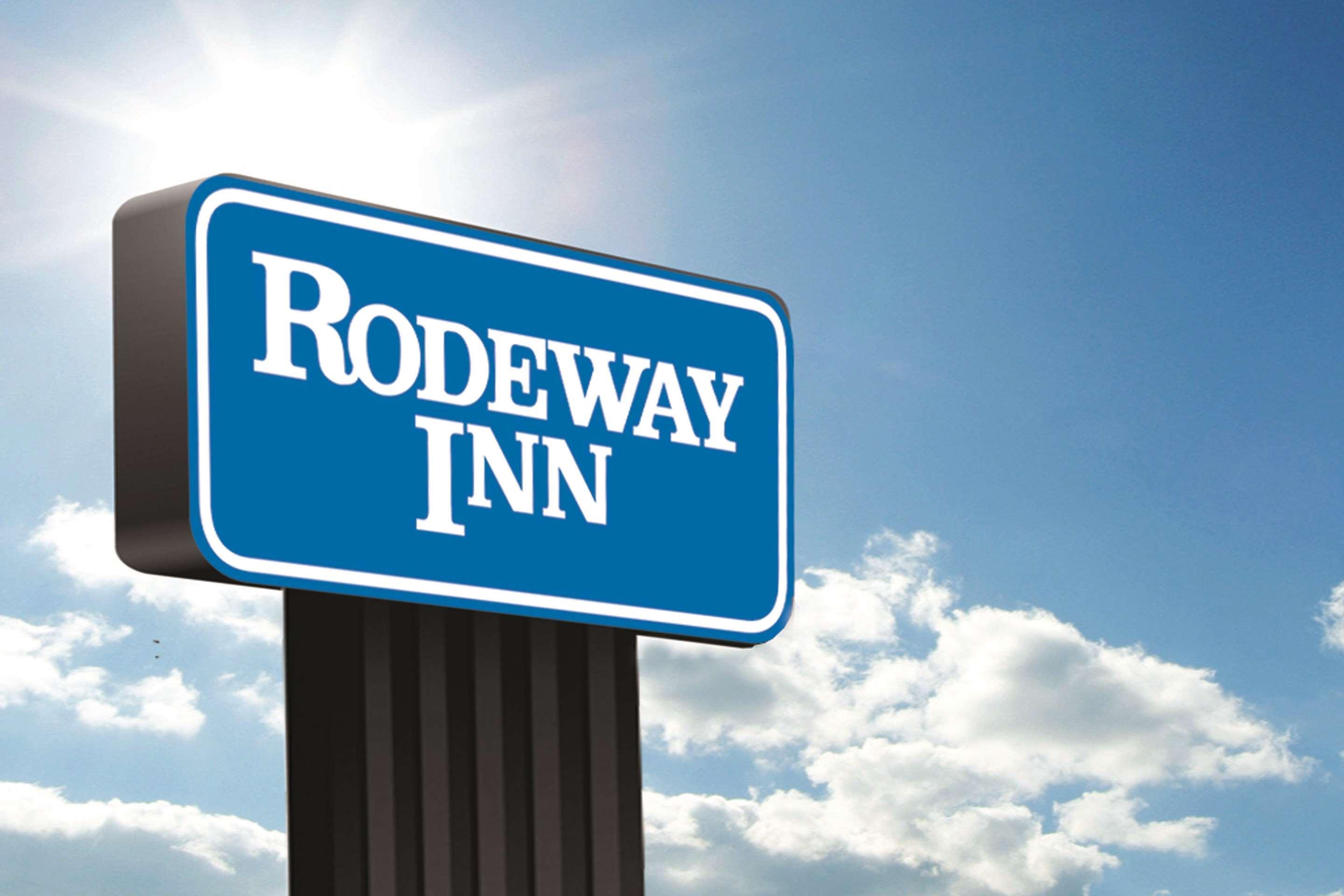 Rodeway Inn Windsor Mill Екстериор снимка